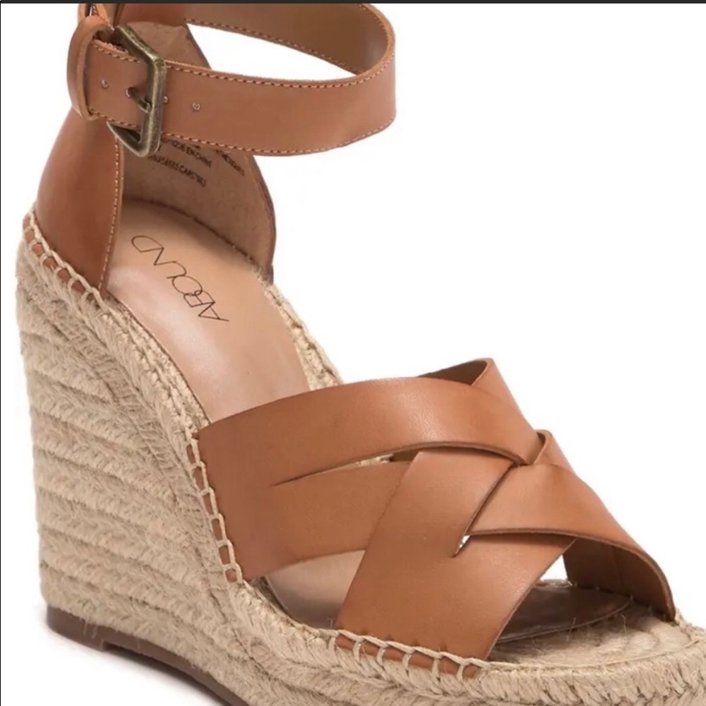 Abound women’s platform wedge shoes Size 7M